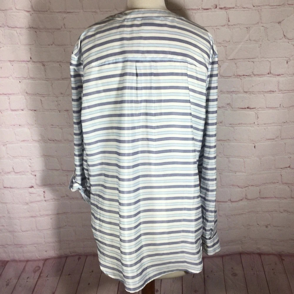 Ann Taylor Blue and White Stripe Long Sleeve V-Neck Top - Size Medium - Picture 4 of 7